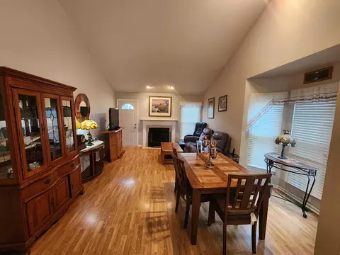 Dining - 1036 Georgian Pl, Bartlett, IL 60103 photo 2 of 2