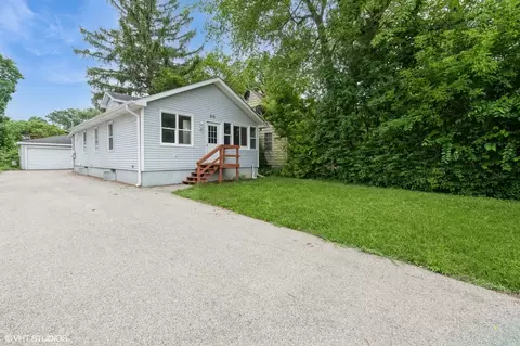 215 Glenwood Dr, Round Lake Beach, IL 60073