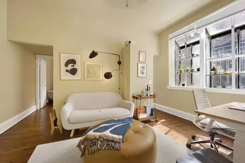 Living - 63 E Cedar St #4B, Chicago, IL 60611 photo 1 of 1