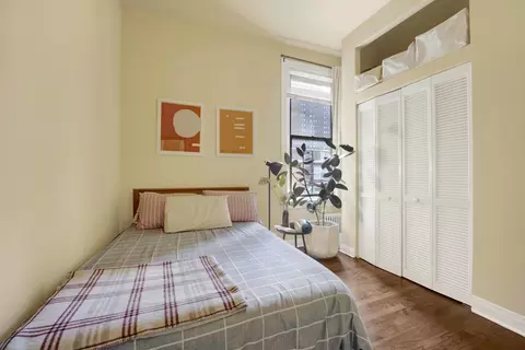 Bedroom - 63 E Cedar St #4B, Chicago, IL 60611 photo 1 of 2