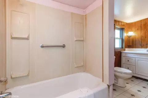509 Sherman Ave, Aurora, IL 60505 photo 9