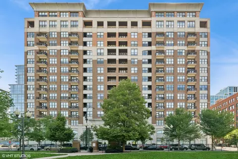 849 N Franklin St #603, Chicago, IL 60610