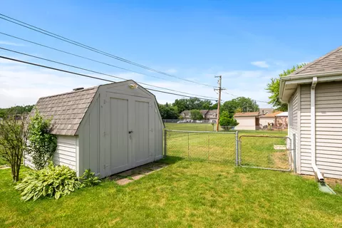 Exterior - 2235 177th St, Lansing, IL 60438 photo 5 of 6