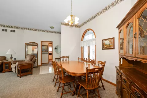 Dining - 2235 177th St, Lansing, IL 60438 photo 3 of 3