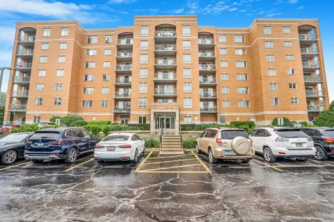 6807 N Milwaukee Ave #411, Niles, IL 60714