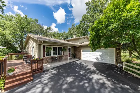 26 W430 Natalie Ct, Carol Stream, IL 60188