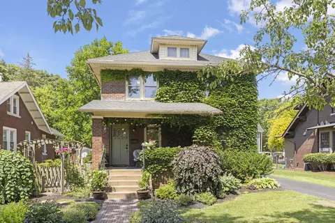 143 N Wright St, Naperville, IL 60540