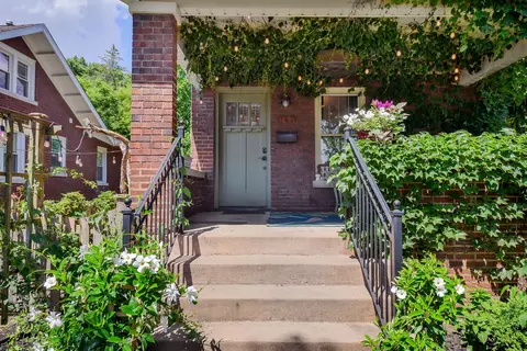 143 N Wright St, Naperville, IL 60540 photo 2
