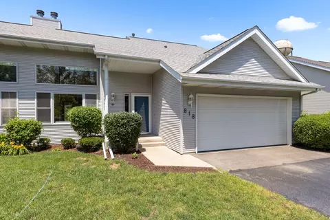 818 Metz Ln, Rockton, IL 61072