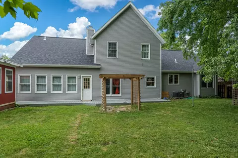 Exterior - 1430 Michael Dr, Pecatonica, IL 61063 photo 6 of 8