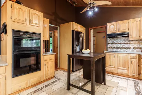 Kitchen - 1430 Michael Dr, Pecatonica, IL 61063 photo 3 of 3