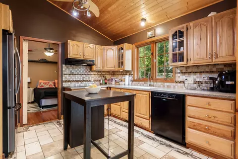 Kitchen - 1430 Michael Dr, Pecatonica, IL 61063 photo 2 of 3