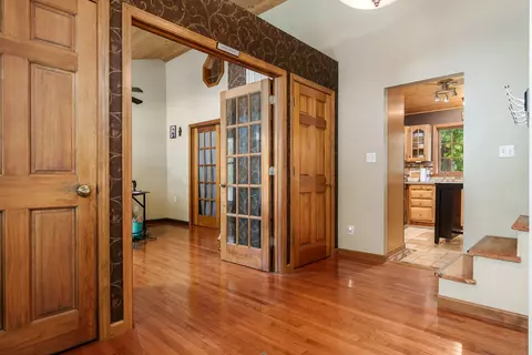 Entry Way - 1430 Michael Dr, Pecatonica, IL 61063 photo 2 of 6