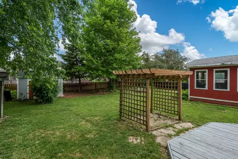 Exterior - 1430 Michael Dr, Pecatonica, IL 61063 photo 5 of 8