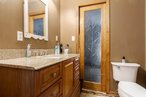 Bath - 1430 Michael Dr, Pecatonica, IL 61063 photo 1 of 4