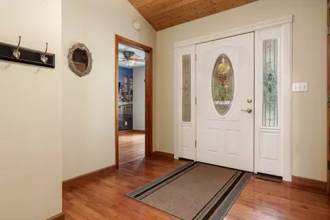 Entry Way - 1430 Michael Dr, Pecatonica, IL 61063 photo 1 of 6