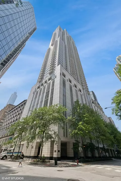 55 Erie St #4102, Chicago, IL 60611