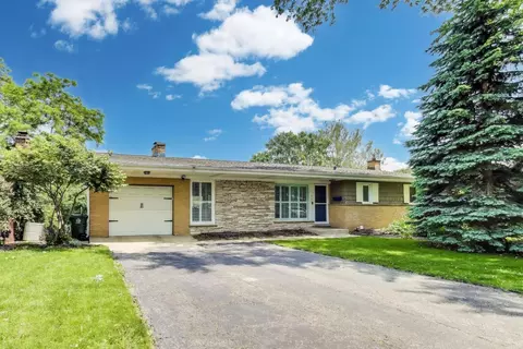 141 S Cedar St, Palatine, IL 60067