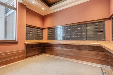233 E 13th St #2001, Chicago, IL 60605 photo 48