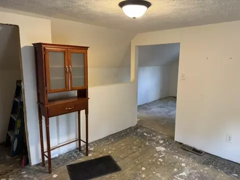 Entry Way - 309 W Owsley St, Chenoa, IL 61726 photo 3 of 4