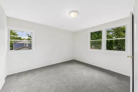 Bedroom - n631 Knollwood Drive, Wheaton, IL 60187 photo 2 of 4