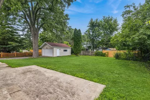 Exterior - n631 Knollwood Drive, Wheaton, IL 60187 photo 2 of 3