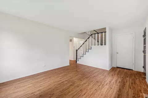 Living - n631 Knollwood Drive, Wheaton, IL 60187 photo 3 of 3