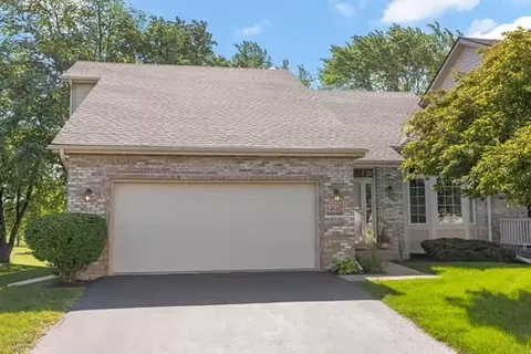 1208 Bellevue Dr, Dekalb, IL 60115