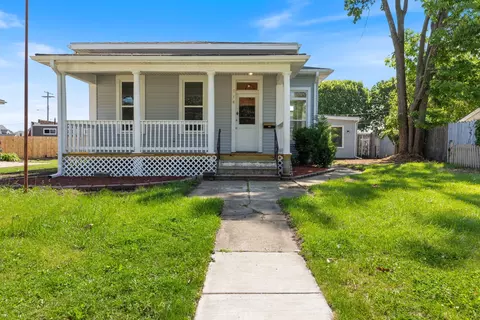 718 Sycamore St, Ottawa, IL 61350