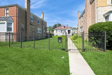 6612 N Mozart St, Chicago, IL 60645