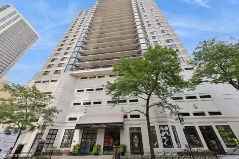 33 W Delaware Pl #10K, Chicago, IL 60610