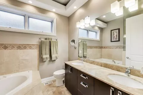 Bath - Undisclosed, Chicago, IL 60612 photo 2 of 4