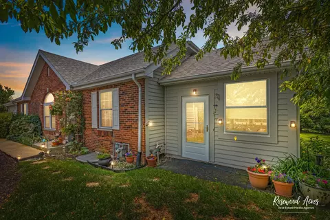 956 Lange Ave, Beecher, IL 60401