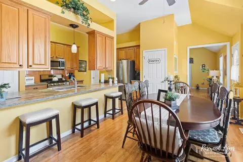 956 Lange Ave, Beecher, IL 60401 photo 7