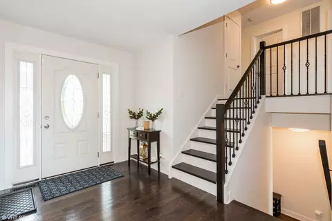 Entry Way - 1015 Warwick Cir N, Hoffman Estates, IL 60169 photo 1 of 1