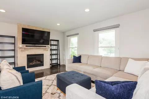 Living - 1015 Warwick Cir N, Hoffman Estates, IL 60169 photo 1 of 6
