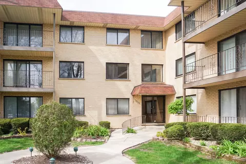 7650 W Lawrence Ave #201, Norridge, IL 60706