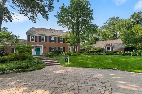 209 N Green Bay Rd, Lake Forest, IL 60045