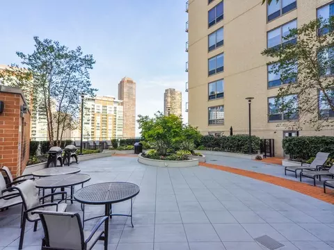 420 E Waterside Dr #1302, Chicago, IL 60601 photo 20