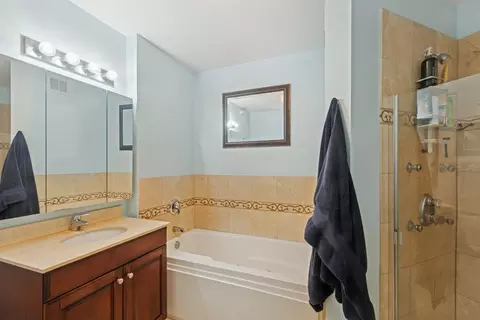 420 E Waterside Dr #1302, Chicago, IL 60601 photo 10