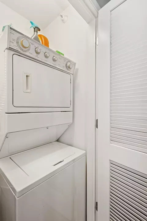 420 E Waterside Dr #1302, Chicago, IL 60601 photo 8