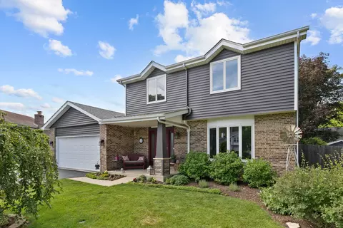 1532 Whitehall Ct, Batavia, IL 60510