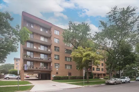 1454 Ashland Ave #205, Des Plaines, IL 60016