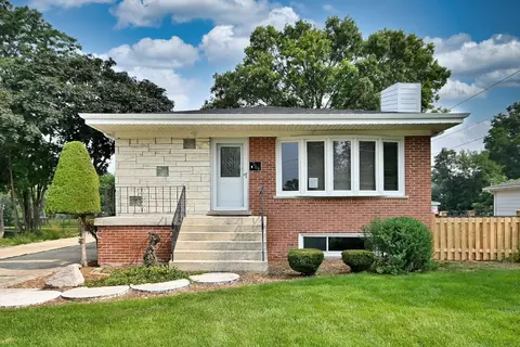 564 W Harrison Rd, Lombard, IL 60148