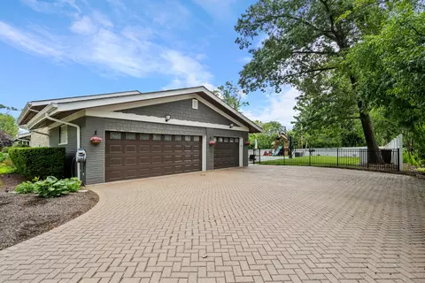 301 Crabtree Ln, Glenview, IL 60025 photo 3