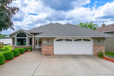 1422 Pier Dr, Lake Summerset, IL 61019