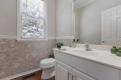 Bath - 262 Hawk Hollow Dr, Bartlett, IL 60103 photo 1 of 5