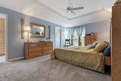 Bedroom - 262 Hawk Hollow Dr, Bartlett, IL 60103 photo 2 of 4
