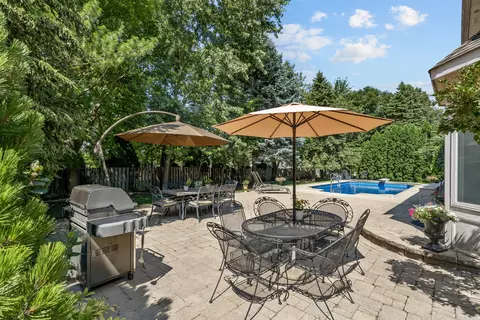 Exterior - 262 Hawk Hollow Dr, Bartlett, IL 60103 photo 8 of 8