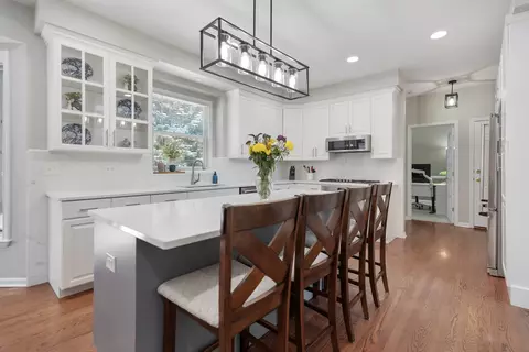 Kitchen - 262 Hawk Hollow Dr, Bartlett, IL 60103 photo 1 of 5